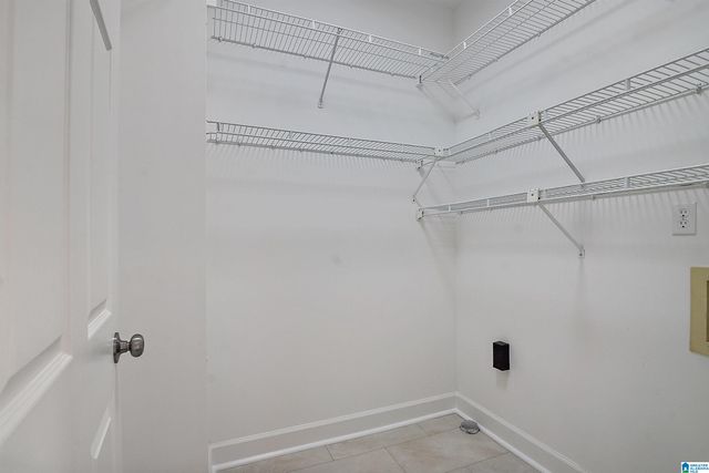 31 THE OAKS CIRCLE, Hoover, AL 35244