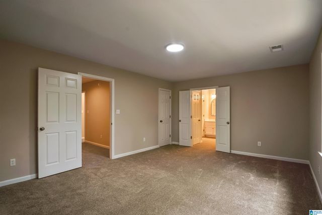 31 THE OAKS CIRCLE, Hoover, AL 35244