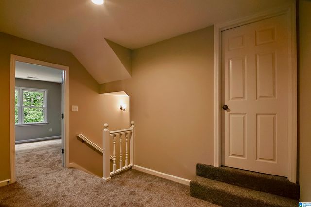 31 THE OAKS CIRCLE, Hoover, AL 35244