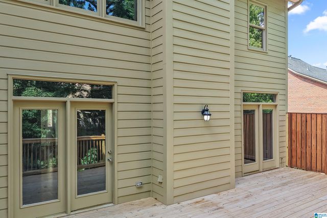 31 THE OAKS CIRCLE, Hoover, AL 35244