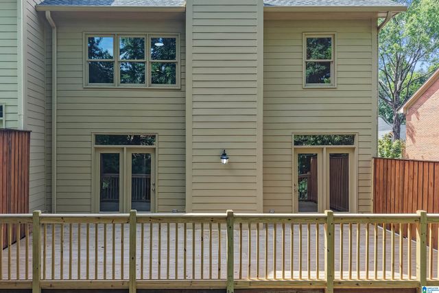31 THE OAKS CIRCLE, Hoover, AL 35244