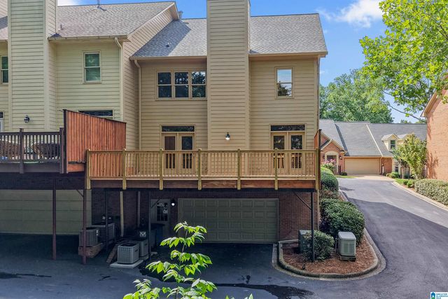 31 THE OAKS CIRCLE, Hoover, AL 35244
