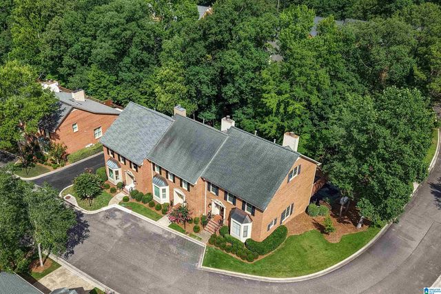 31 THE OAKS CIRCLE, Hoover, AL 35244