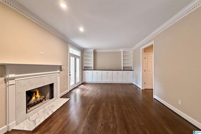 31 THE OAKS CIRCLE, Hoover, AL 35244