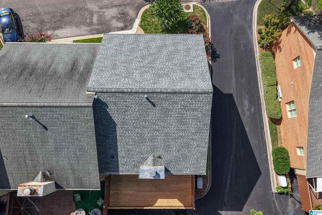 31 THE OAKS CIRCLE, Hoover, AL 35244