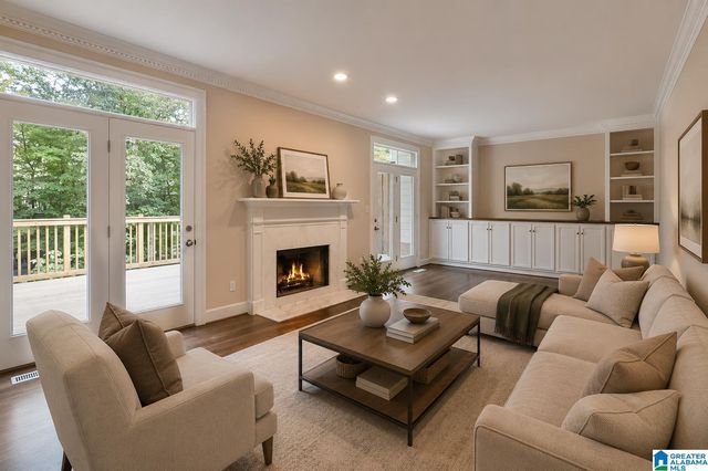 31 THE OAKS CIRCLE, Hoover, AL 35244