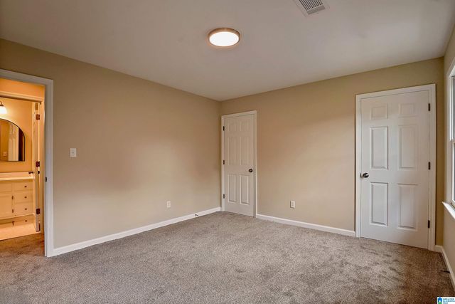 31 THE OAKS CIRCLE, Hoover, AL 35244
