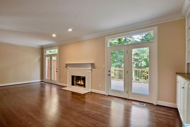 31 THE OAKS CIRCLE, Hoover, AL 35244