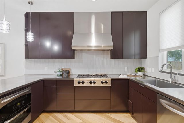 206 E 43rd ST, Austin, TX 78751