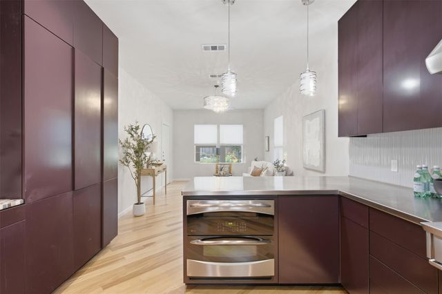 206 E 43rd ST, Austin, TX 78751