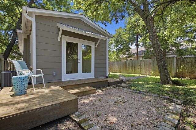 206 E 43rd ST, Austin, TX 78751