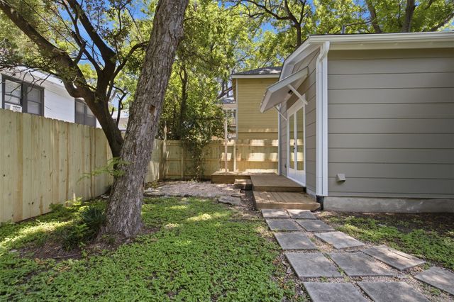 206 E 43rd ST, Austin, TX 78751