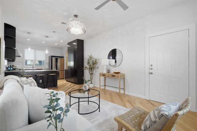 206 E 43rd ST, Austin, TX 78751
