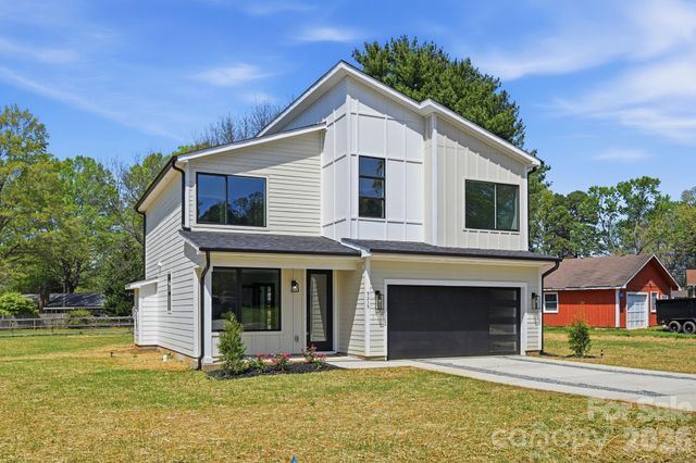 9215 Edinburg Avenue, Huntersville, NC 28078