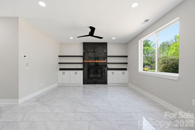 9215 Edinburg Avenue, Huntersville, NC 28078