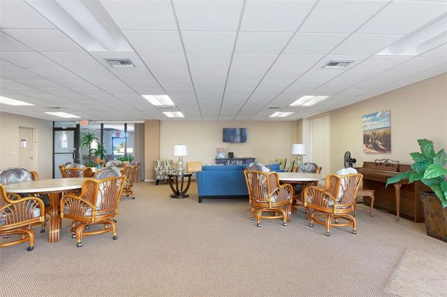 6104 PALMA DEL MAR BOULEVARD S 405, St Petersburg, FL 33715