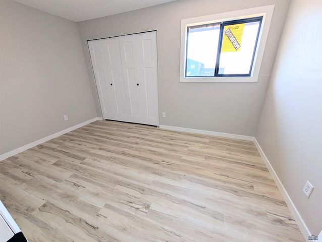 502 FALCON DR, Box Elder, SD 57719