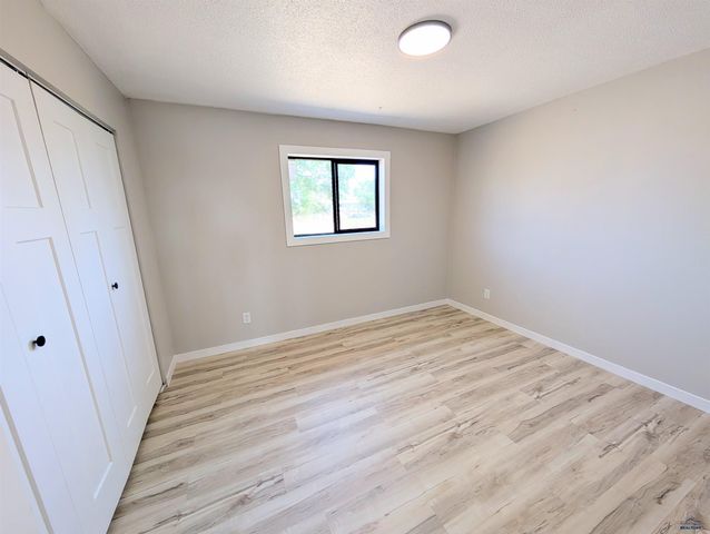 502 FALCON DR, Box Elder, SD 57719