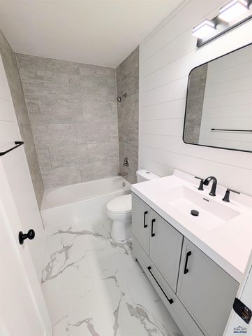 502 FALCON DR, Box Elder, SD 57719