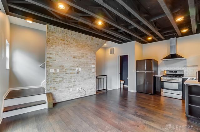 233 Brickstone Court, Dayton, OH 45402