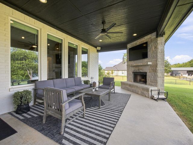 1095 Pioneer Crossing, Weatherford, TX 76088