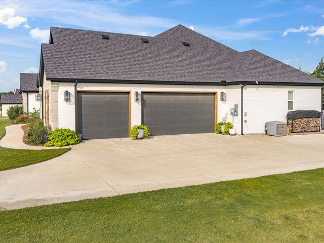 1095 Pioneer Crossing, Weatherford, TX 76088