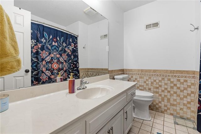 6321 NW 78 Street, Kansas City, MO 64151