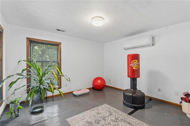 6321 NW 78 Street, Kansas City, MO 64151