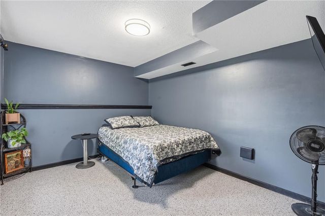6321 NW 78 Street, Kansas City, MO 64151