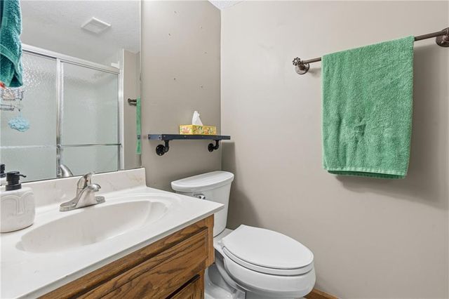 6321 NW 78 Street, Kansas City, MO 64151
