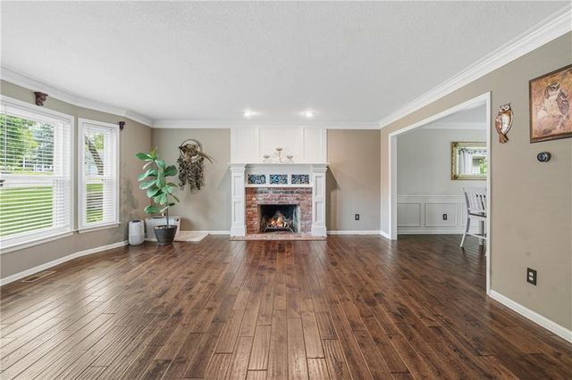 6321 NW 78 Street, Kansas City, MO 64151