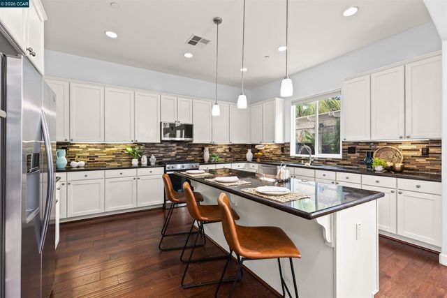 242 Prairie Way, Livermore, CA 94550