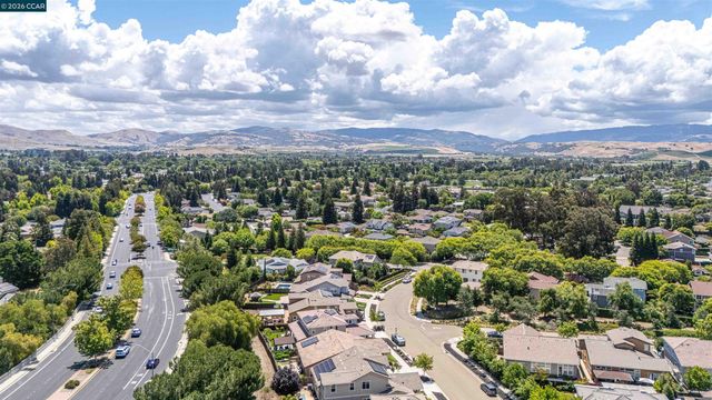 242 Prairie Way, Livermore, CA 94550