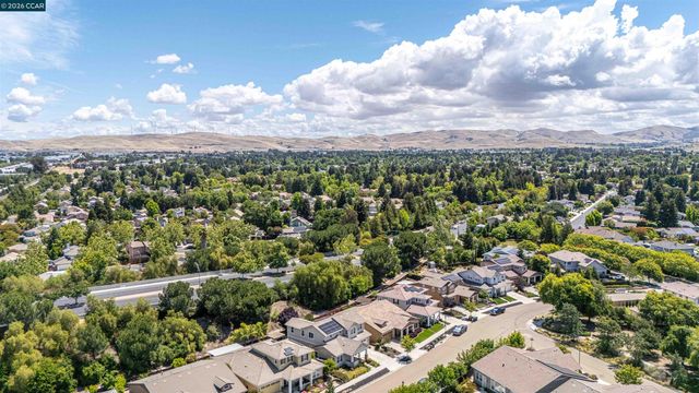 242 Prairie Way, Livermore, CA 94550