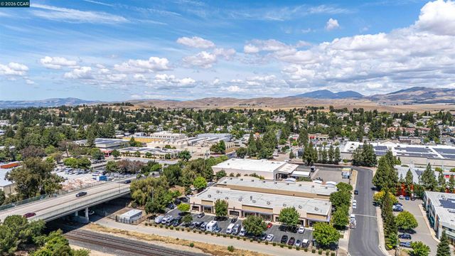 242 Prairie Way, Livermore, CA 94550
