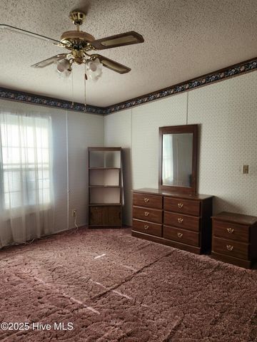 723 W Broad Street, Beulaville, NC 28518