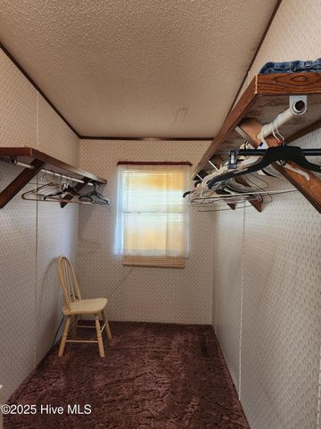 723 W Broad Street, Beulaville, NC 28518