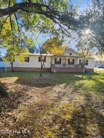 723 W Broad Street, Beulaville, NC 28518