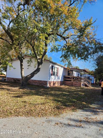 723 W Broad Street, Beulaville, NC 28518