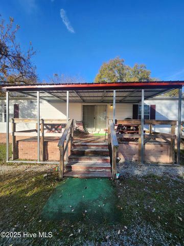 723 W Broad Street, Beulaville, NC 28518