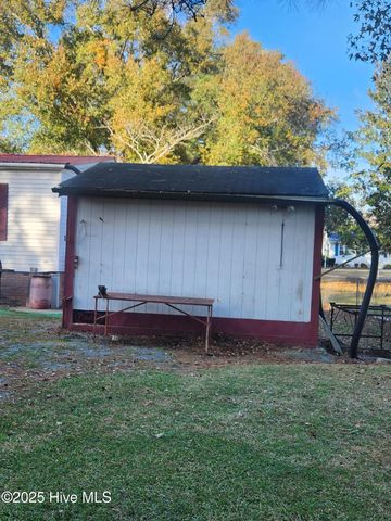 723 W Broad Street, Beulaville, NC 28518