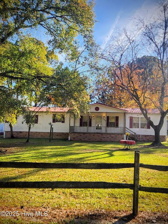 723 W Broad Street, Beulaville, NC 28518