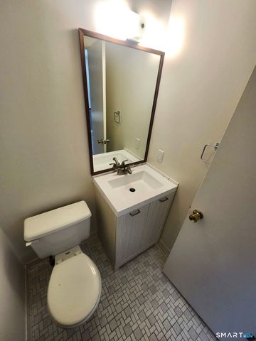 25 Cottage Street APT 202, Norwalk, CT 06855