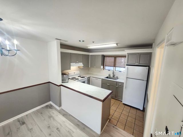 25 Cottage Street APT 202, Norwalk, CT 06855