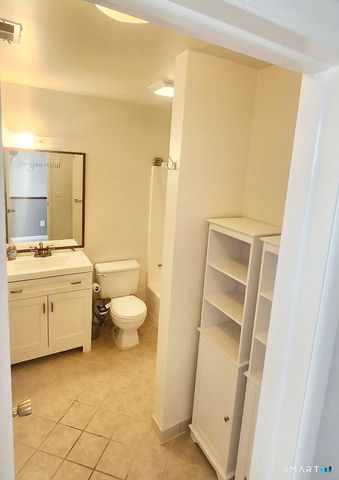 25 Cottage Street APT 202, Norwalk, CT 06855