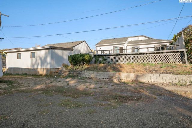 105 S Howard St, Tekoa, WA 99033