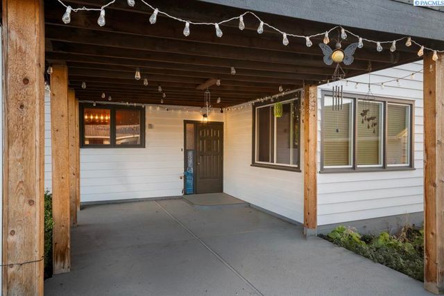 105 S Howard St, Tekoa, WA 99033