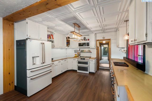 105 S Howard St, Tekoa, WA 99033