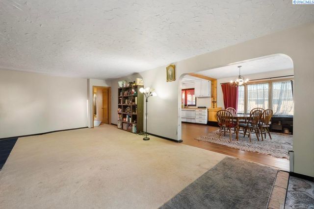 105 S Howard St, Tekoa, WA 99033