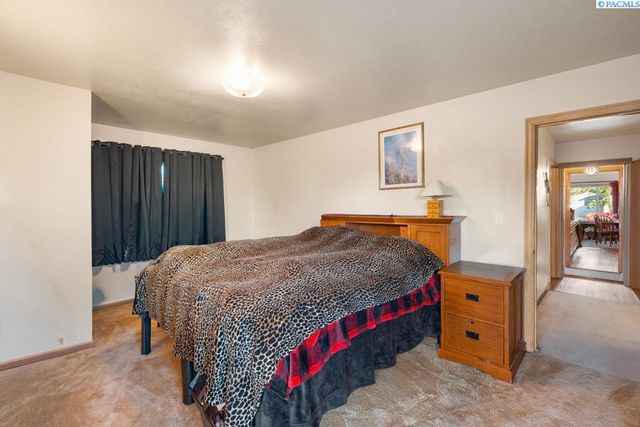 105 S Howard St, Tekoa, WA 99033